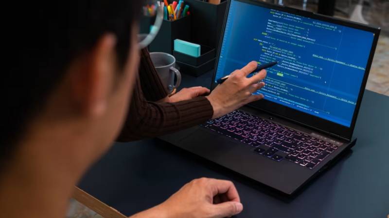 扶绥县工业软件定制开发:破局传统制造数字化转型的“精准钥匙”